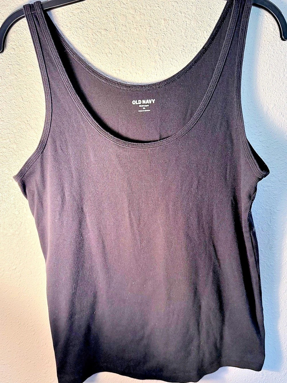 5 Pack Old Navy First-Layer Ribbed Tank Top Black & Burgundy XL - Like New